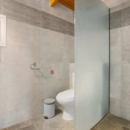 Yiannis With Sea View 10 Apartamento *