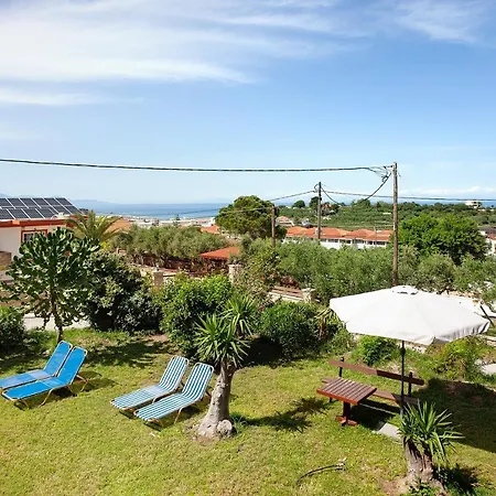 Yiannis With Sea View 10 *