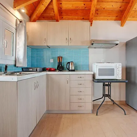 Yiannis With Sea View 10 Apartment *