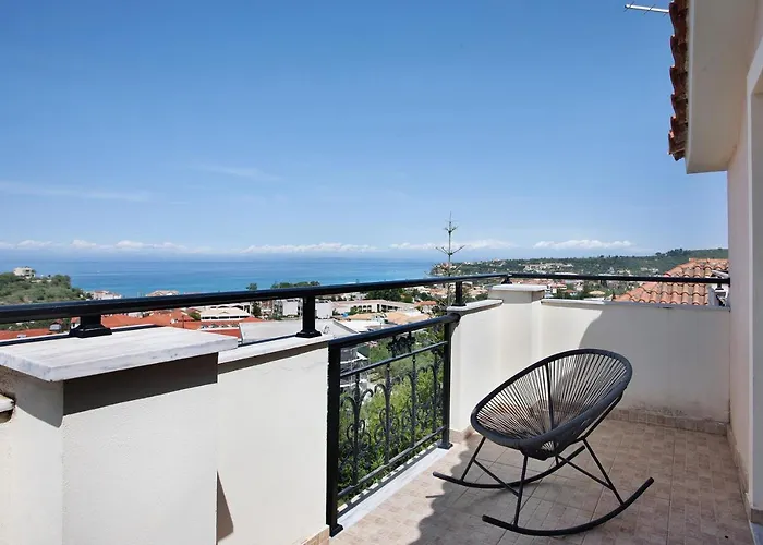 Yiannis With Sea View 10 *