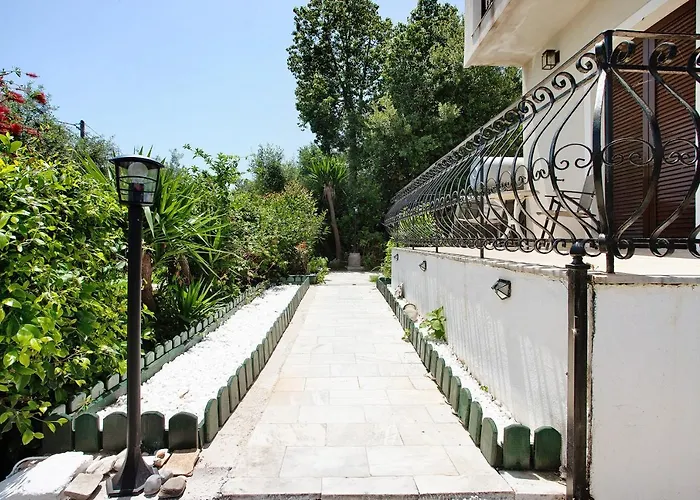Yiannis With Sea View 10 *