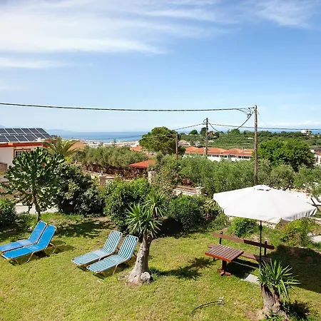 Yiannis With Sea View 10 *